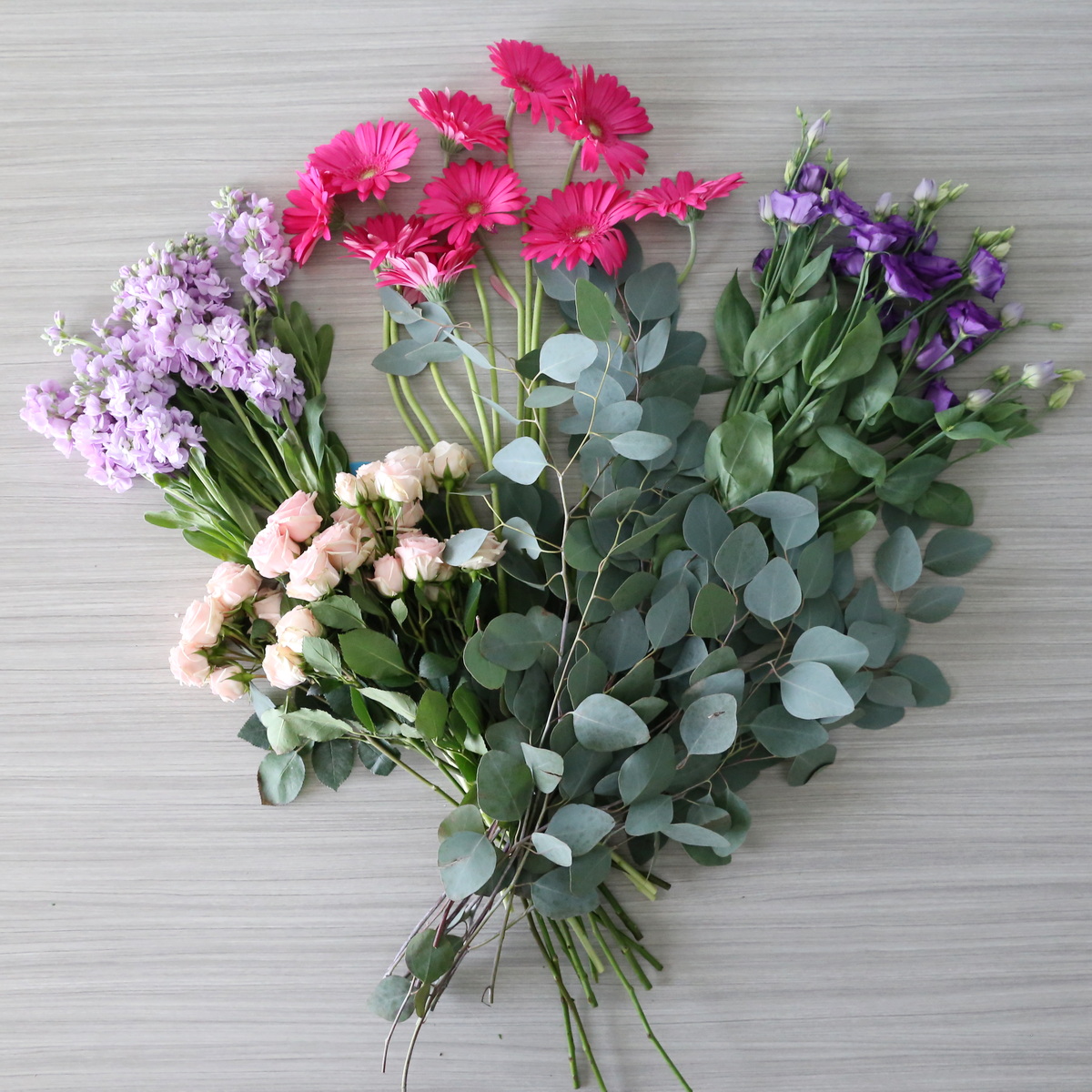 Guide complet pour réussir vos compositions florales faites-le-vous-même avec des fleurs en vrac à Montréal